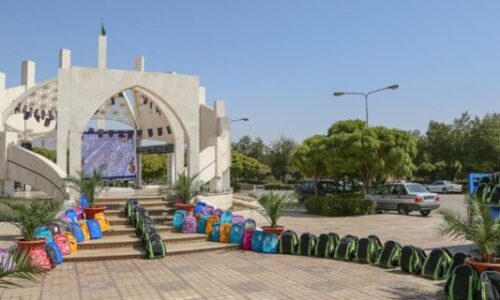 به مناسبت بازگشایی مدارس انجام شد اهداء ۱۰۰۰ بسته لوازم التحریر ذوب آهن اصفهان به دانش آموزان