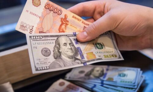 عقب نشینی روبل در برابر دلار و یورو