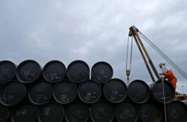 چین بر بازار نفت لرزه انداخت/ جهش طلای سیاه به بالای بشکه‌ای ۸۰ دلار