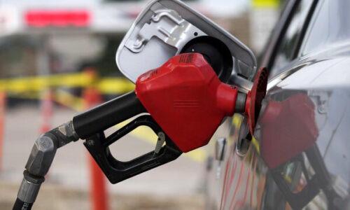 خبر معاون وزیر نفت درباره بنزین/ این‌گونه مصرف بنزین کاهش می‌یابد