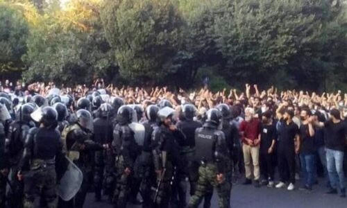 علیرضابیگی: دولت رئیسی می‌خواهد با ابزار «مجوز» مانع تجمعات سیاسی شود / پرونده دستگیرشدگان تجمعات به علت نبود قانون «بلاتکلیف» مانده