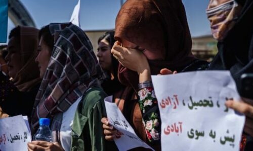 همه محدودیت‌های طالبان برای زنان: پارک، سالن ورزشی، حمام عمومی و کنکور ممنوع!