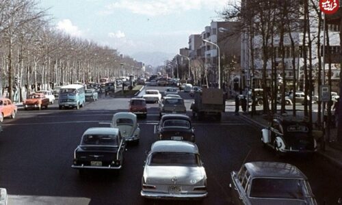 ۲ عکس منحصر به فرد از خیابان انقلاب مقابل دانشگاه تهران؛ دهه ۴۰