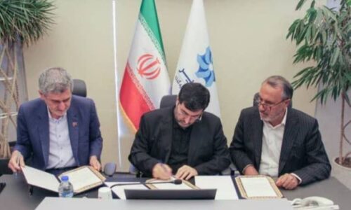 امضاء تفاهم‌نامه انتقال آب خلیج فارس به پتروشیمی شیراز