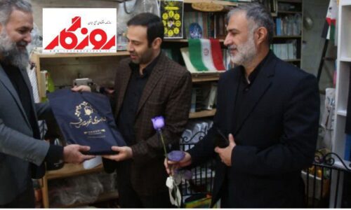 نائب‌رئیس شورای اسلامی شهر قم و رئیس کمیسیون عمران و حمل‌ونقل شورای شهر قم در دفتر نمایندگی روزنامه های سراسری عصر ایرانیان، کسب و کار و روزگار در قم حضور یافتند