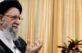 نباید چشم به مدل‌های خارجی داشته باشیم