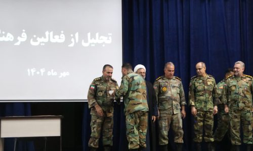 تجلیل از فعالین فرهنگی در گروه ۴۴ توپخانه نزاجا