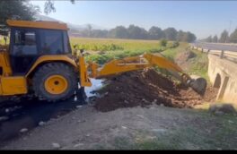 اجرای عملیات پاکسازی و لایروبی پل‌های فاقد آبگذر در شهر قرق