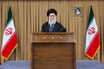 رهبر انقلاب: آمریکایی و صهیونی ها آمدند داخل کشور ما شرارت کردند و کتک خوردند و با دست خالی برگشتند